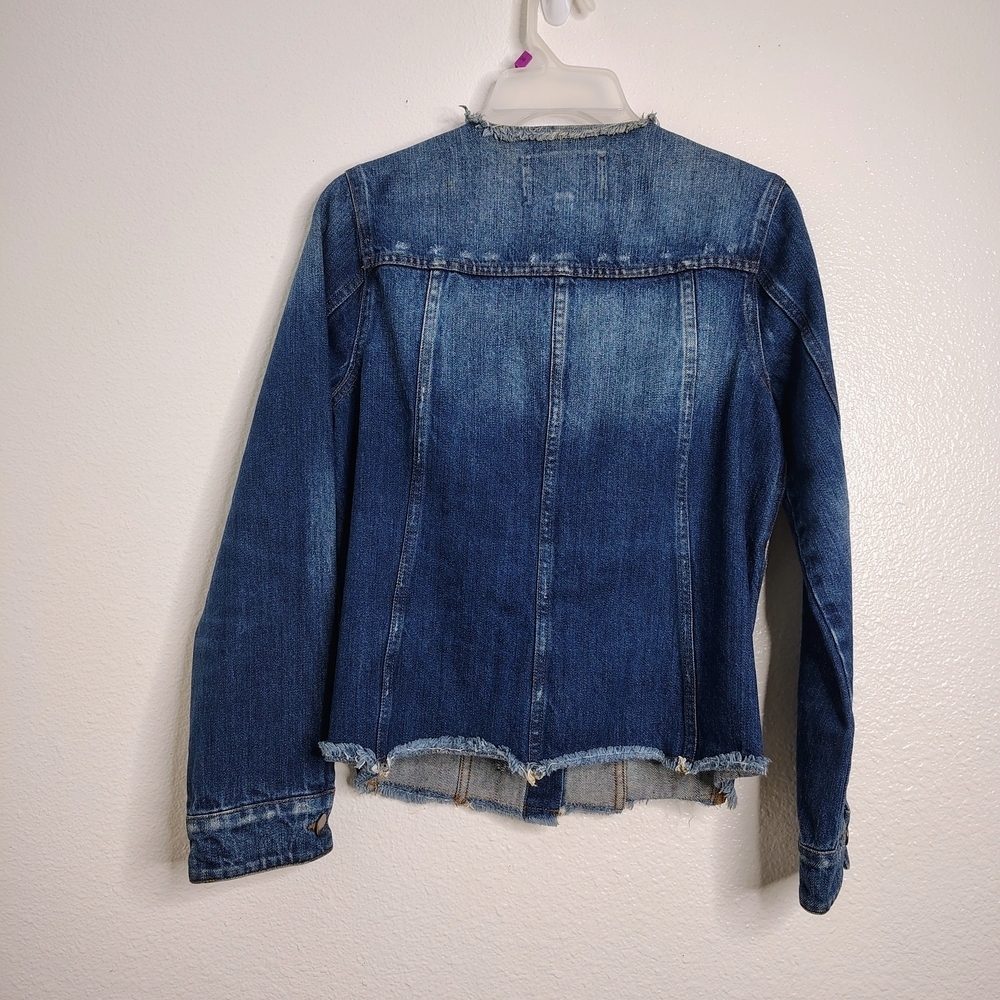 Who What Wear Denim Jacket Womenâs Small Raw Hem Button Front Blue - Picture 10 of 12